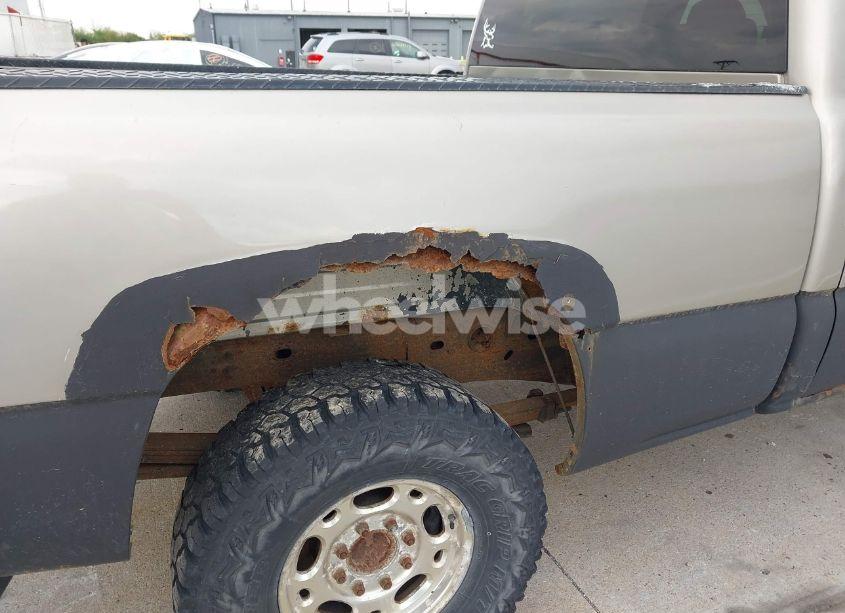 Photo 6 of 2003 Chevrolet Silverado 1500HD LS (VIN 1GCGK13UX3F107684)