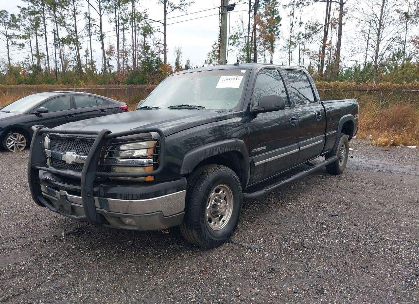 Photo 2 of 2003 Chevrolet Silverado 1500HD LT (VIN 1GCGK13UX3F156271)