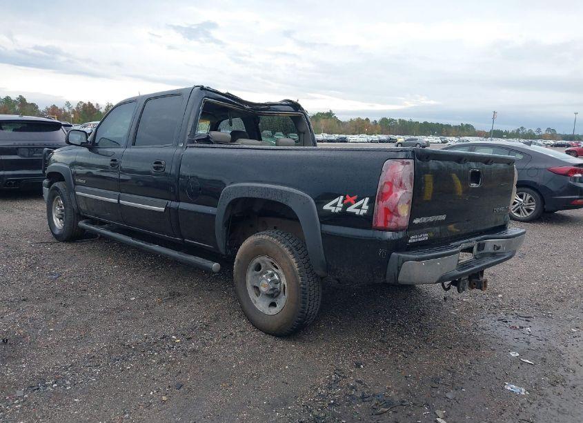 Photo 3 of 2003 Chevrolet Silverado 1500HD LT (VIN 1GCGK13UX3F156271)