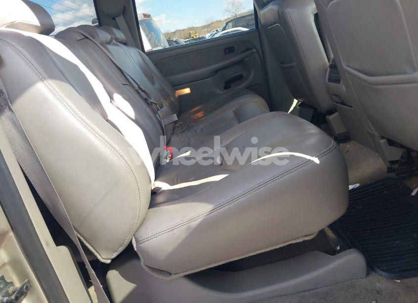 Photo 8 of 2003 Chevrolet Silverado 1500HD LT (VIN 1GCGK13UX3F214119)