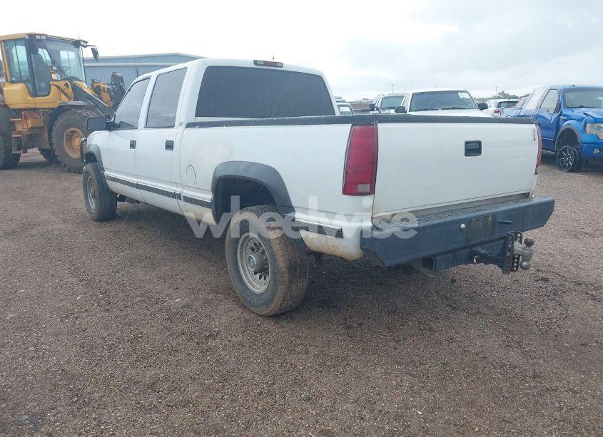 Photo 3 of 2000 Chevrolet K2500 (VIN 1GCGK23R5YF404242)