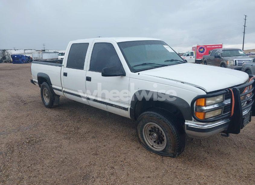 Photo 6 of 2000 Chevrolet K2500 (VIN 1GCGK23R5YF404242)