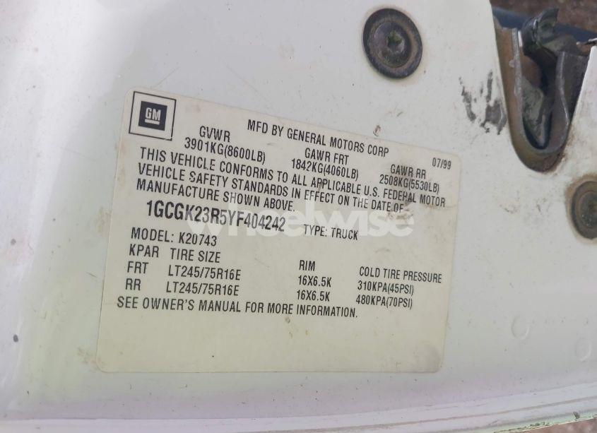 Photo 9 of 2000 Chevrolet K2500 (VIN 1GCGK23R5YF404242)