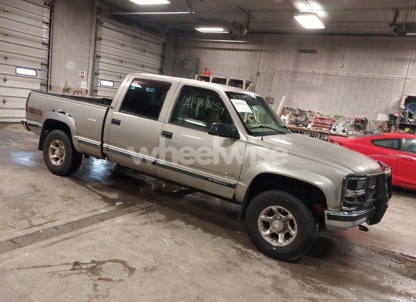 2000 Chevrolet K2500 (VIN 1GCGK23R8YF400265) main photo