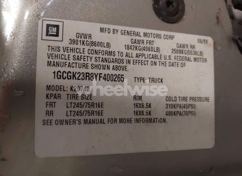 Photo 9 of 2000 Chevrolet K2500 (VIN 1GCGK23R8YF400265)