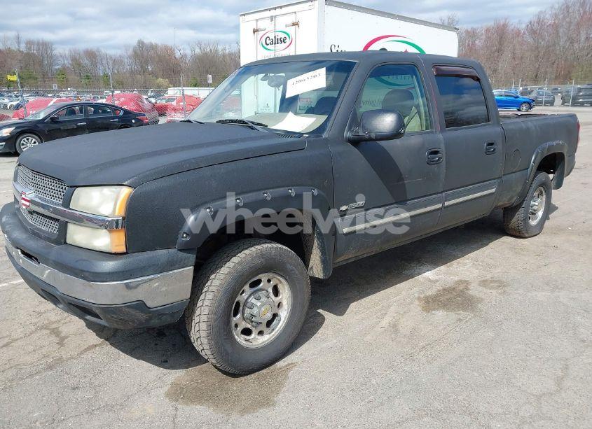 Photo 2 of 2004 Chevrolet Silverado 2500 LS (VIN 1GCGK23U44F114878)
