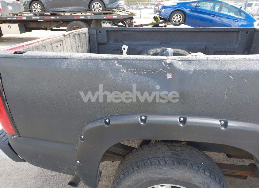 Photo 6 of 2004 Chevrolet Silverado 2500 LS (VIN 1GCGK23U44F114878)