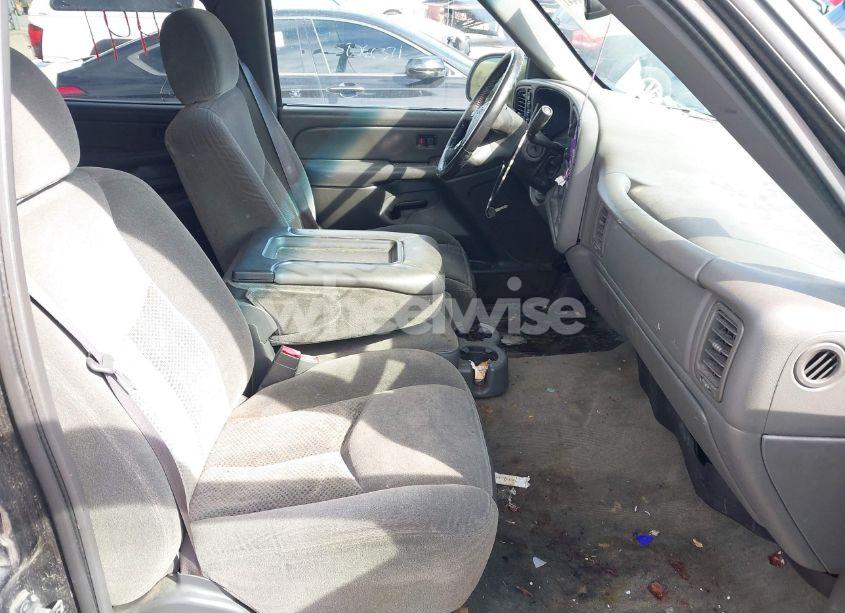 Photo 5 of 2004 Chevrolet Silverado 2500 LS (VIN 1GCGK23U84F146779)