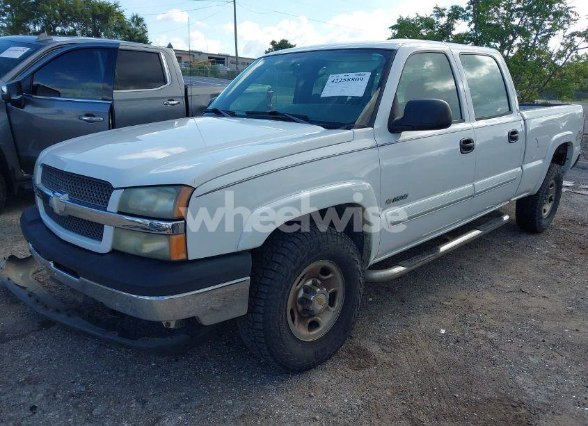 Photo 2 of 2004 Chevrolet Silverado 2500 LS (VIN 1GCGK23U94F217116)