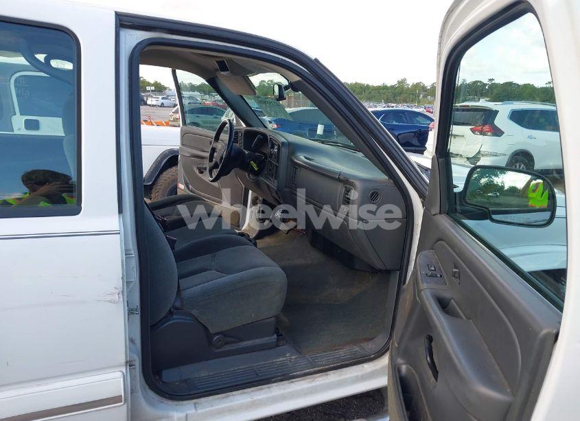 Photo 5 of 2004 Chevrolet Silverado 2500 LS (VIN 1GCGK23U94F217116)