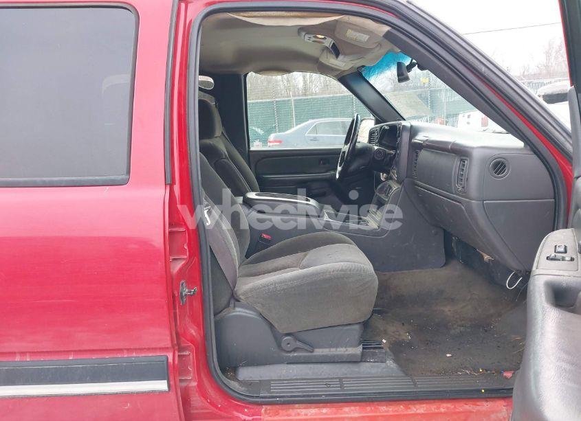 Photo 5 of 2004 Chevrolet Silverado 2500 LS (VIN 1GCGK23UX4F100628)