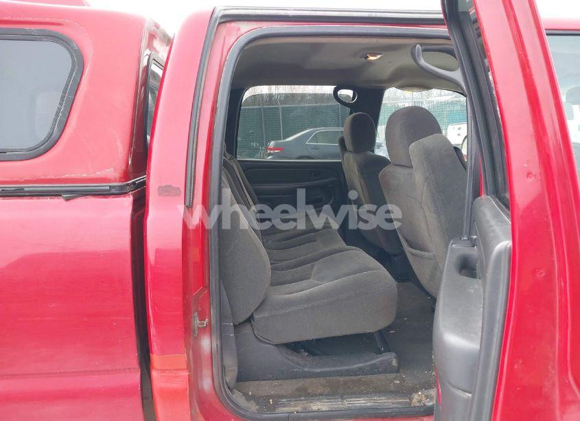 Photo 8 of 2004 Chevrolet Silverado 2500 LS (VIN 1GCGK23UX4F100628)