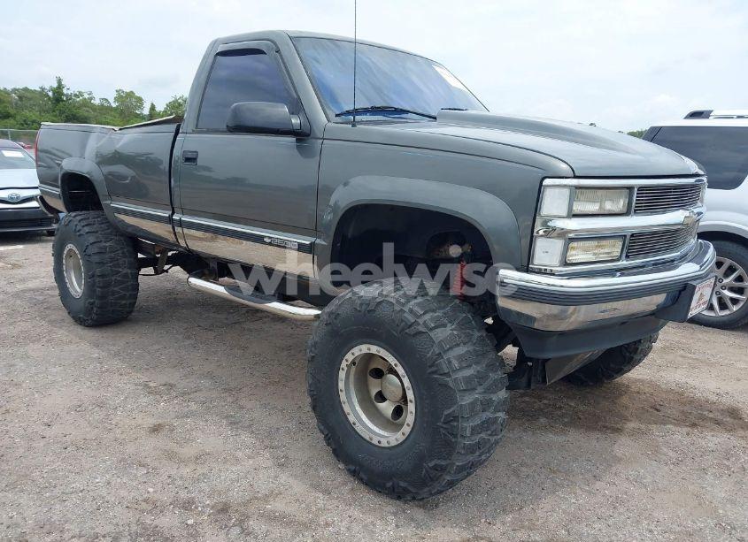 2000 Chevrolet K2500 (VIN 1GCGK24J2YR126505) main photo