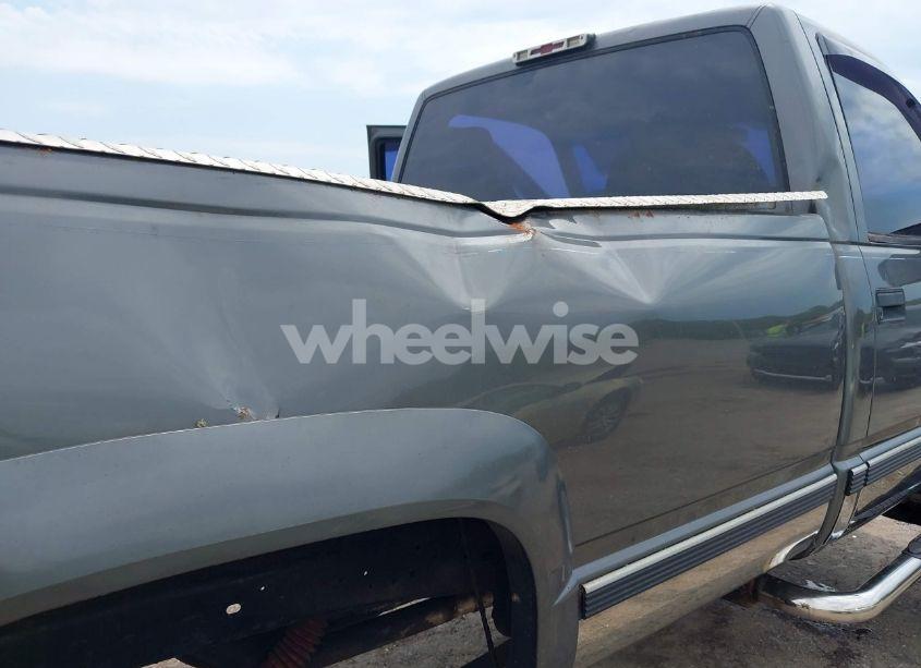 Photo 6 of 2000 Chevrolet K2500 (VIN 1GCGK24J2YR126505)