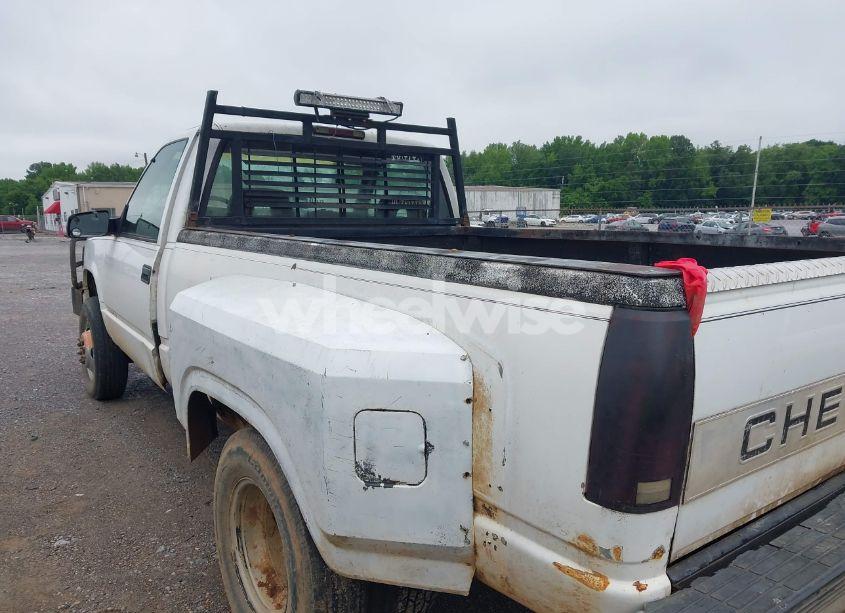 Photo 3 of 1994 Chevrolet Gmt-400 K2500 (VIN 1GCGK24K5RE110526)