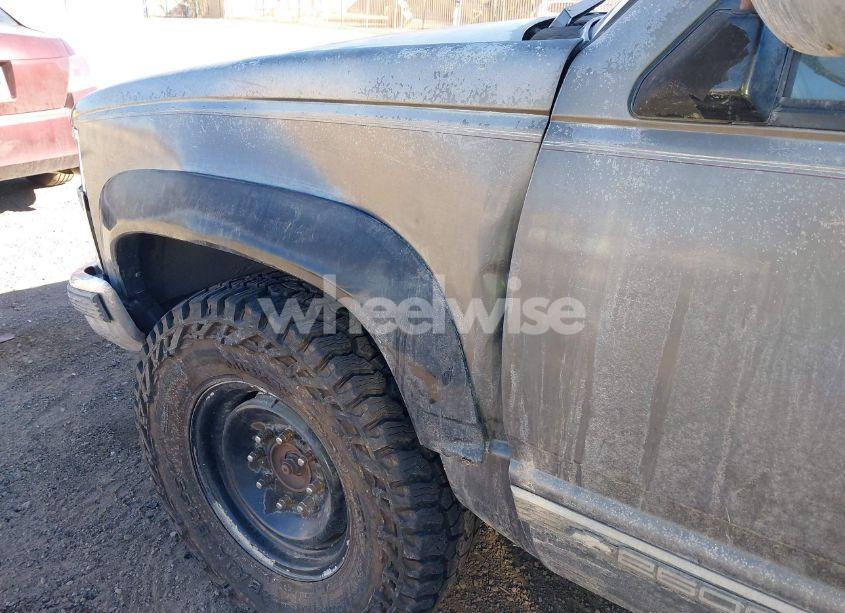 Photo 6 of 1992 Chevrolet Gmt-400 K2500 (VIN 1GCGK24K8NE114158)