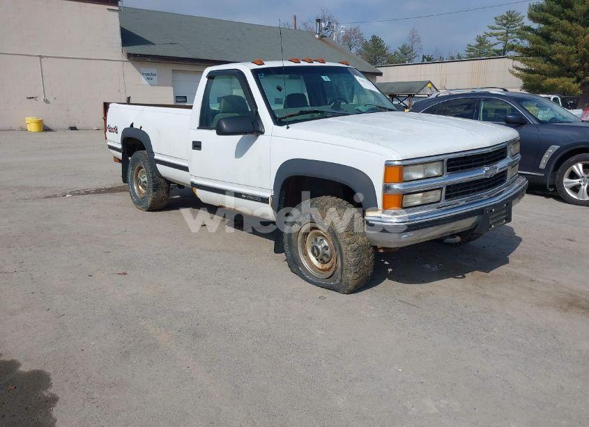 2000 Chevrolet K2500 (VIN 1GCGK24R0YR123950) main photo