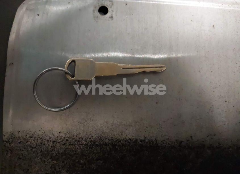 Photo 11 of 1999 Chevrolet K2500 (VIN 1GCGK24R4XR719013)