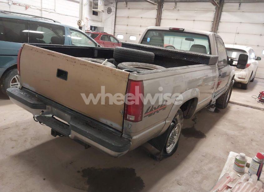 Photo 4 of 1999 Chevrolet K2500 (VIN 1GCGK24R4XR719013)