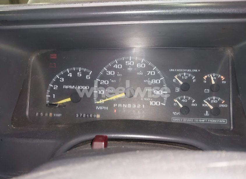 Photo 7 of 1999 Chevrolet K2500 (VIN 1GCGK24R4XR719013)