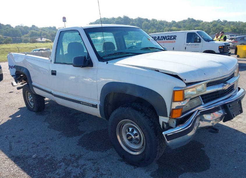 2000 Chevrolet K2500 (VIN 1GCGK24R5YR101054) main photo