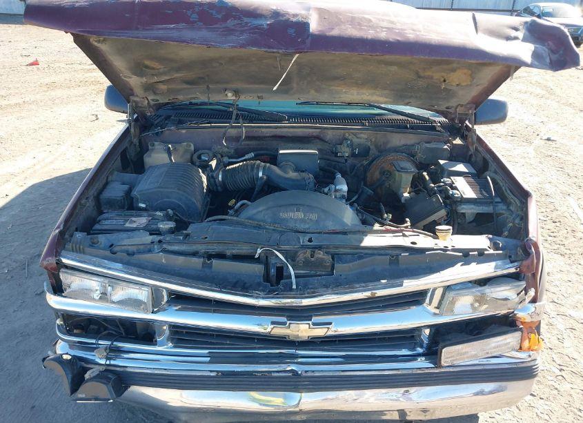 Photo 10 of 1999 Chevrolet K2500 (VIN 1GCGK24R8XR719502)