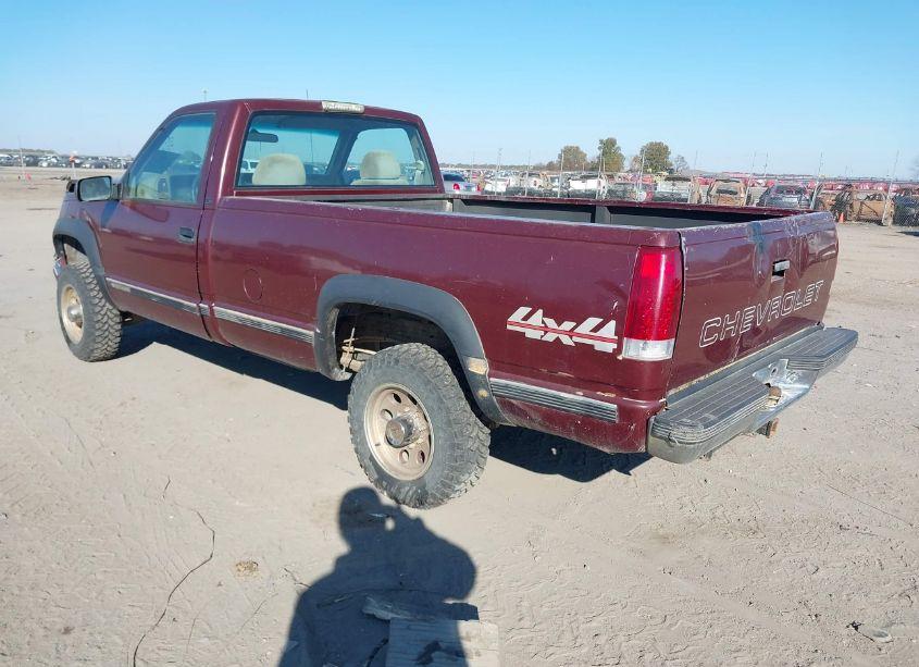 Photo 3 of 1999 Chevrolet K2500 (VIN 1GCGK24R8XR719502)