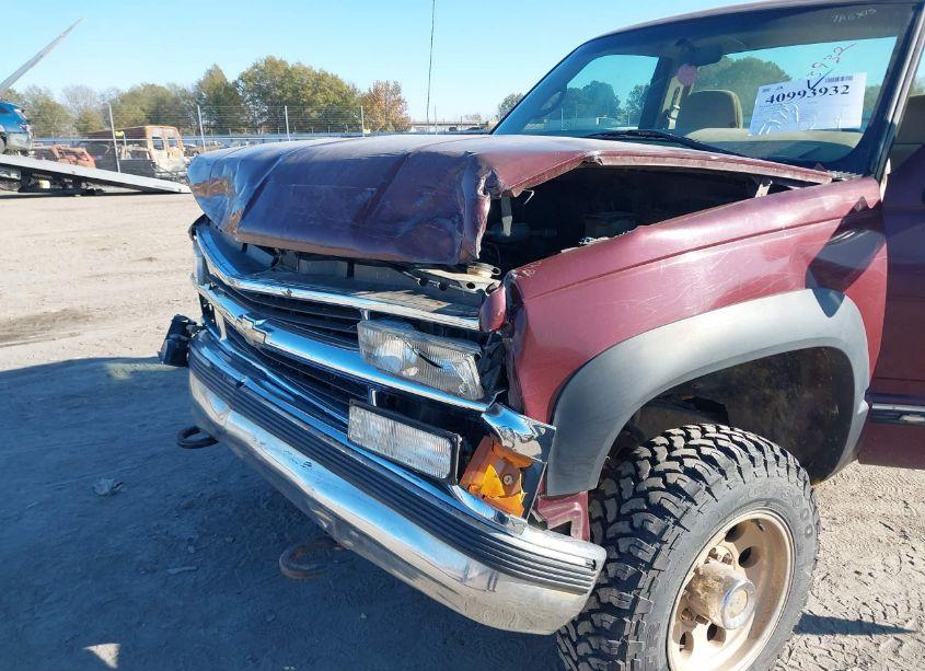 Photo 6 of 1999 Chevrolet K2500 (VIN 1GCGK24R8XR719502)