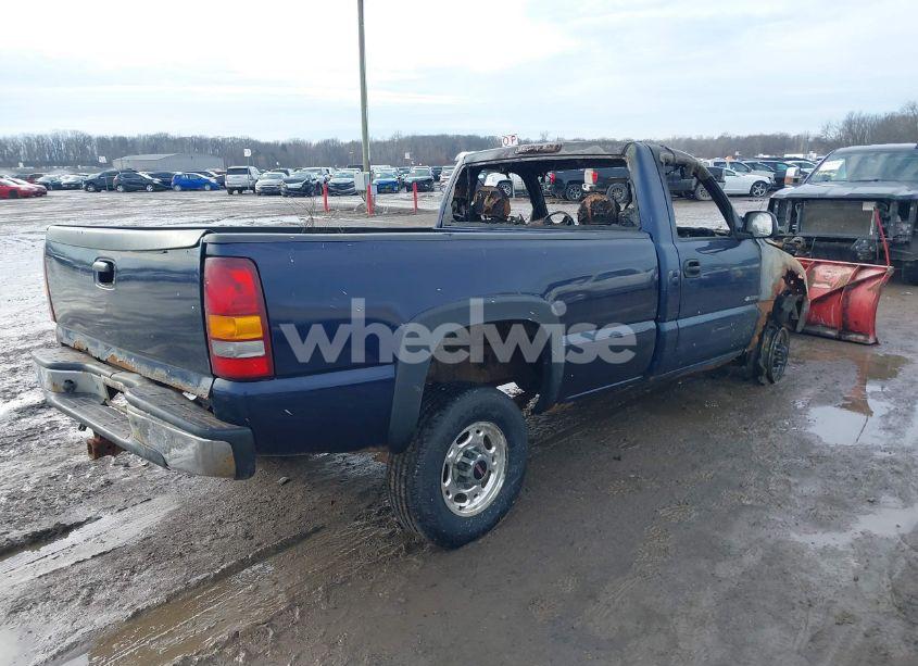 Photo 4 of 2000 Chevrolet Silverado 2500 (VIN 1GCGK24U7YE122872)