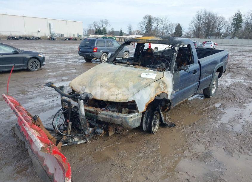 Photo 6 of 2000 Chevrolet Silverado 2500 (VIN 1GCGK24U7YE122872)