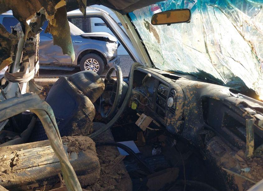 Photo 5 of 1998 Chevrolet K2500 FLEETSIDE (VIN 1GCGK29F3WE137733)