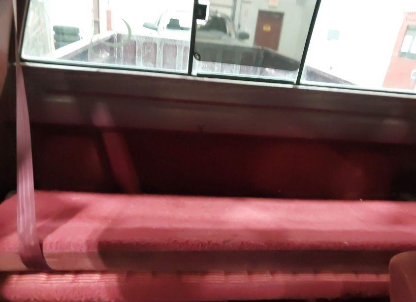 Photo 8 of 1994 Chevrolet Gmt-400 K2500 (VIN 1GCGK29N8RE267776)