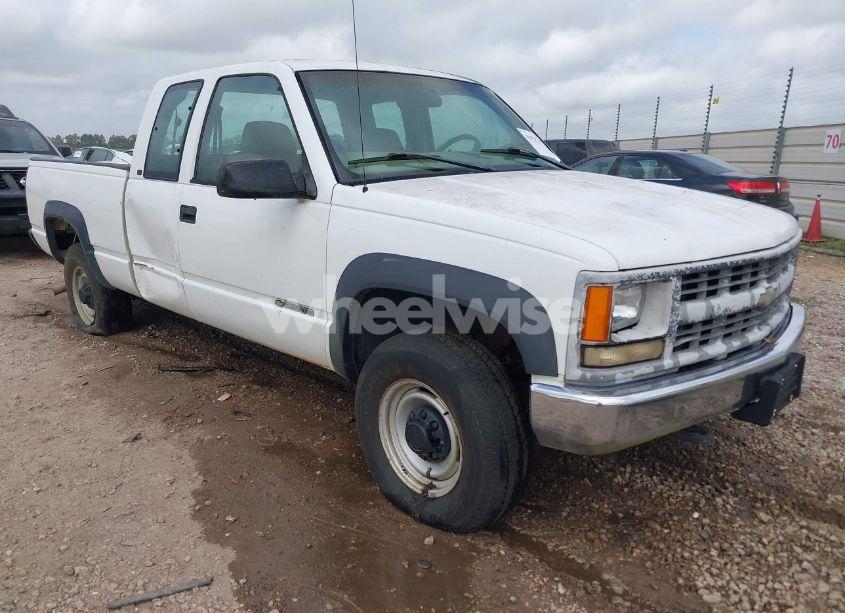 1998 Chevrolet K2500 FLEETSIDE (VIN 1GCGK29R2WE162374) main photo
