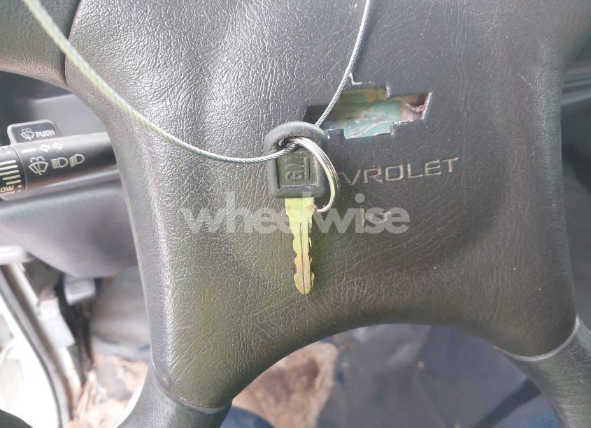 Photo 11 of 2000 Chevrolet K2500 (VIN 1GCGK29R4YF475472)