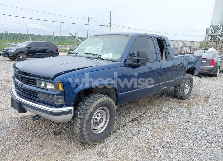 Photo 2 of 1998 Chevrolet K2500 FLEETSIDE (VIN 1GCGK29R6WE179646)