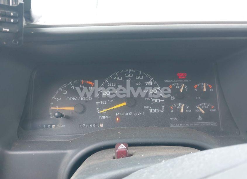 Photo 7 of 1996 Chevrolet Gmt-400 K2500 (VIN 1GCGK29R8TE265987)