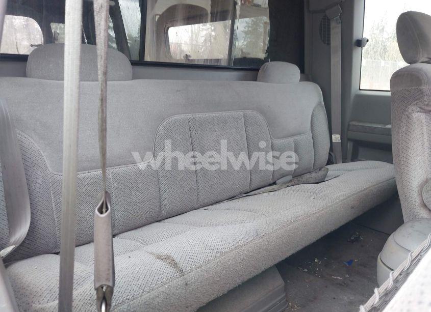 Photo 8 of 1996 Chevrolet Gmt-400 K2500 (VIN 1GCGK29R8TE265987)