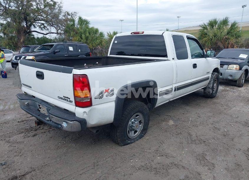 Photo 4 of 2000 Chevrolet Silverado 2500 LS (VIN 1GCGK29U0YE421788)