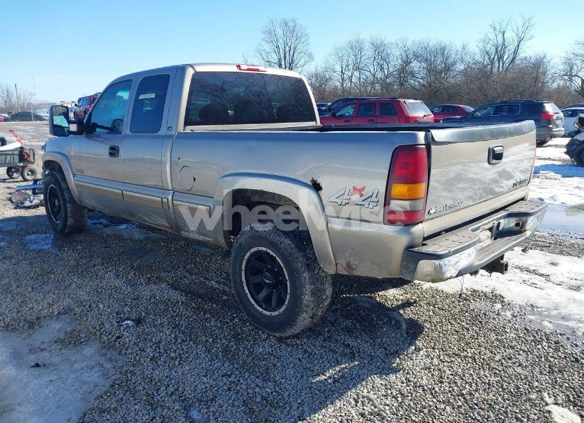 Photo 3 of 2001 Chevrolet Silverado 2500 LS (VIN 1GCGK29U21Z121197)