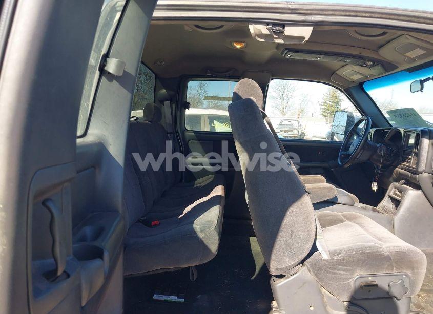 Photo 8 of 2001 Chevrolet Silverado 2500 LS (VIN 1GCGK29U21Z121197)