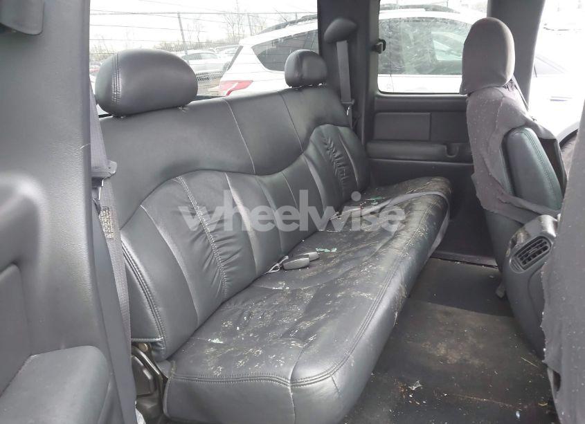 Photo 8 of 2000 Chevrolet Silverado 2500 LS (VIN 1GCGK29U2YE227795)