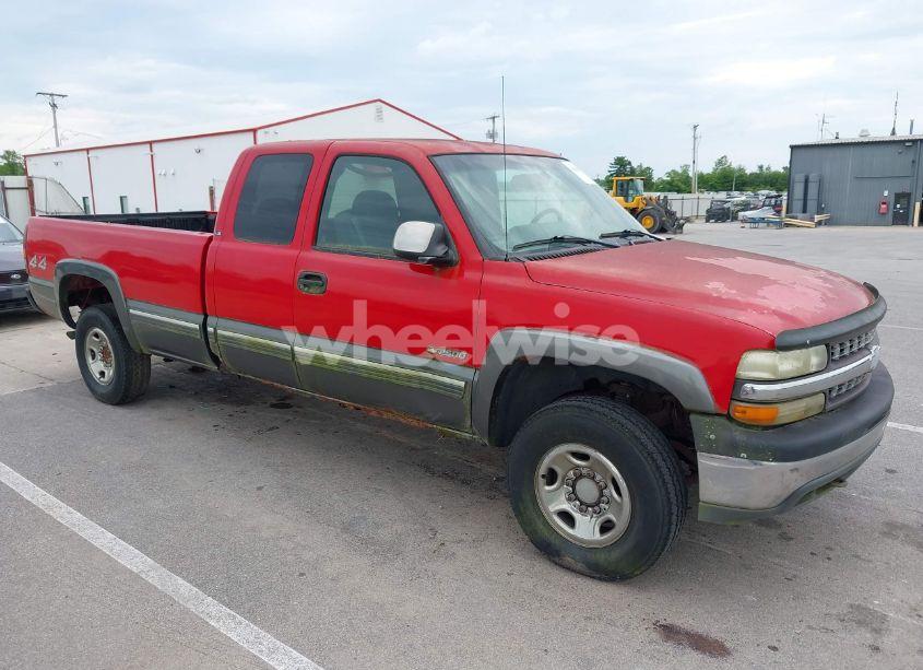 2000 Chevrolet Silverado 2500 LS (VIN 1GCGK29U3YE159782) main photo