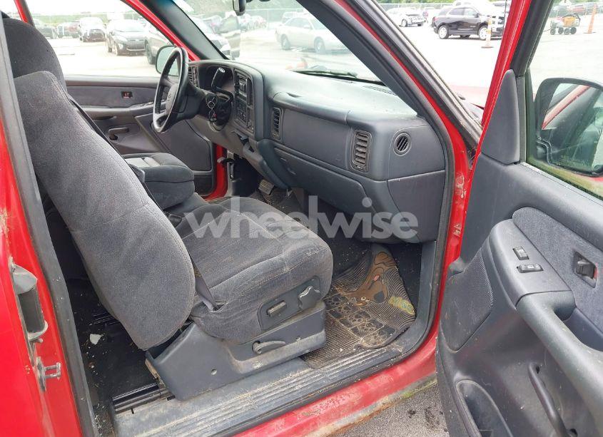 Photo 5 of 2000 Chevrolet Silverado 2500 LS (VIN 1GCGK29U3YE159782)