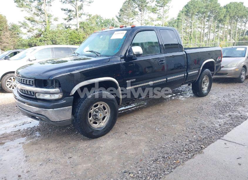 Photo 2 of 2002 Chevrolet Silverado 2500 LT (VIN 1GCGK29U42Z195447)