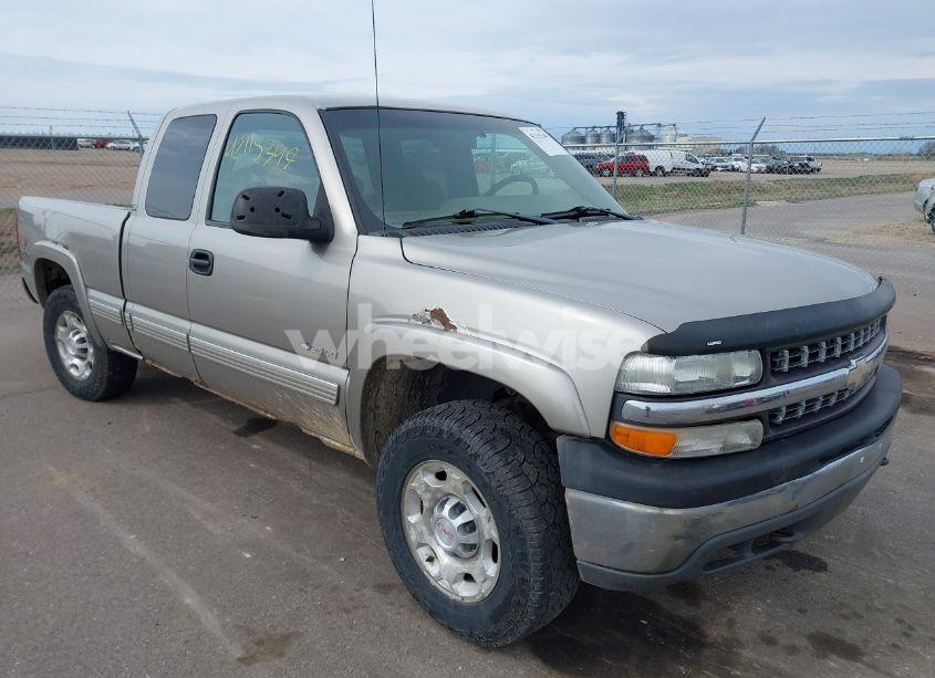 2000 Chevrolet Silverado 2500 LS (VIN 1GCGK29U4YE309544) main photo