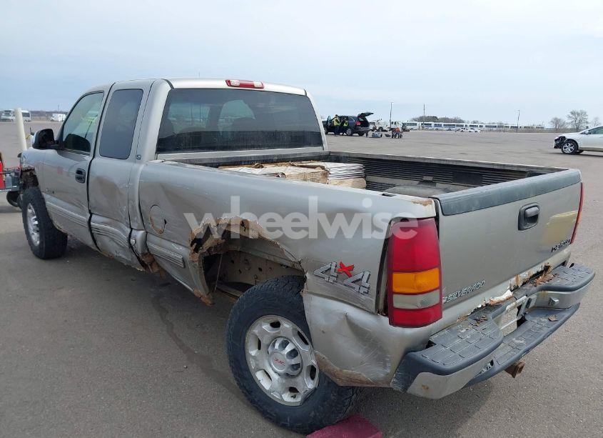 Photo 3 of 2000 Chevrolet Silverado 2500 LS (VIN 1GCGK29U4YE309544)