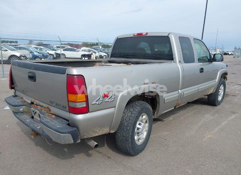 Photo 4 of 2000 Chevrolet Silverado 2500 LS (VIN 1GCGK29U4YE309544)