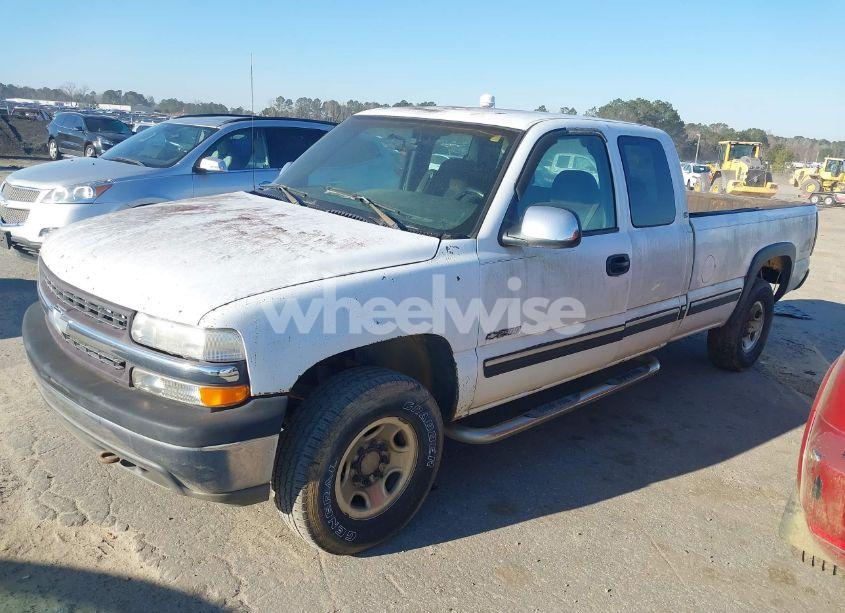 Photo 2 of 2000 Chevrolet Silverado 2500 LS (VIN 1GCGK29U5YE380137)