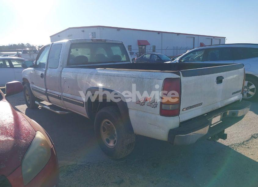 Photo 3 of 2000 Chevrolet Silverado 2500 LS (VIN 1GCGK29U5YE380137)