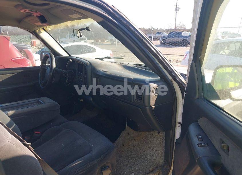 Photo 5 of 2000 Chevrolet Silverado 2500 LS (VIN 1GCGK29U5YE380137)